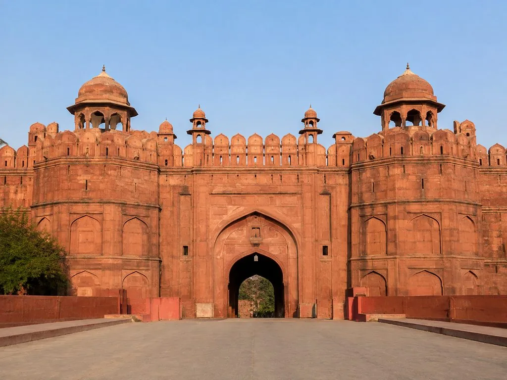 लाल किले का लाहौरी गेट, पश्चिमी गेट जो चांदनी चौक की ओर है
